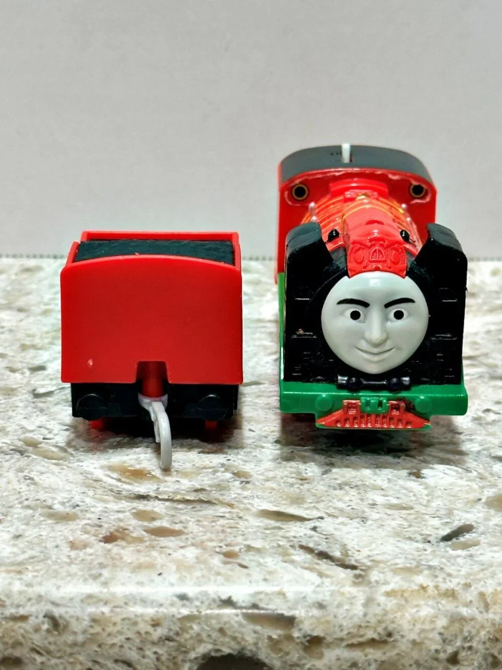 Thomas Friends TrackMaster Yong Bao Hero Tiger w Tender 2013 Mattel NOT WORKING